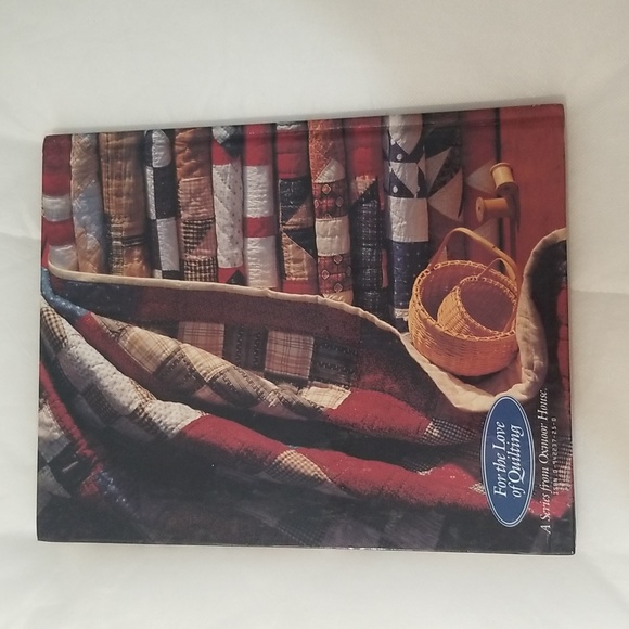 Hardcover quilt book with patterns in it - Picture 6 of 6